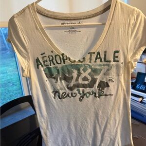 Vintage Aeropostale Women's Cream and Green Graphic Tee
